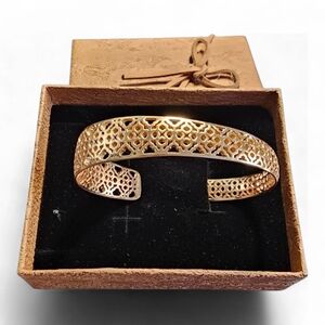 KENDRA SCOTT Tiana/Uma Elegant Gold Filigree Asymmetrical Cuff Bracelet